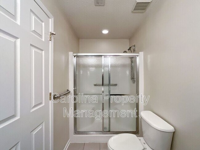 Building Photo - 217 Arlington Downs Blvd