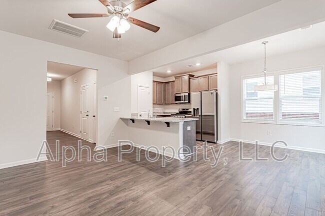 Building Photo - 147 Clingstone Trl