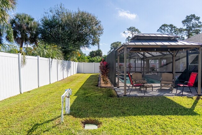 Building Photo - Move in with Zero Deposit! Turnkey Furnish...