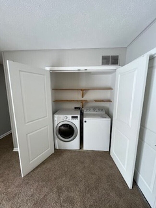 Building Photo - Sycamore Knolls: Comfort, Space & Convenience on Bloomington's East Side
