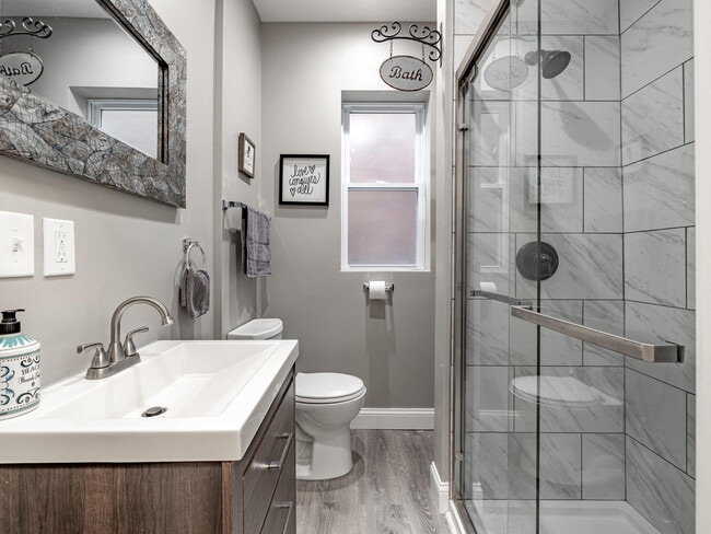 Building Photo - 3853 McRee Ave