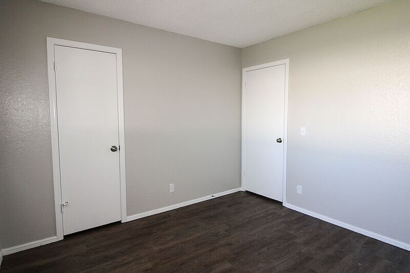 Building Photo - 9905 E 21st Pl