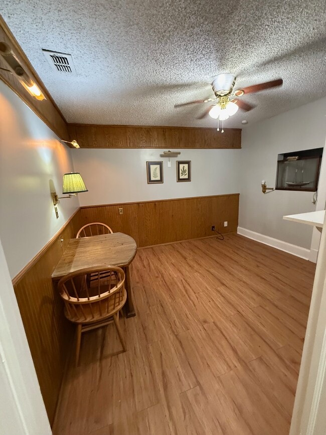 Building Photo - 3914 Herschel St