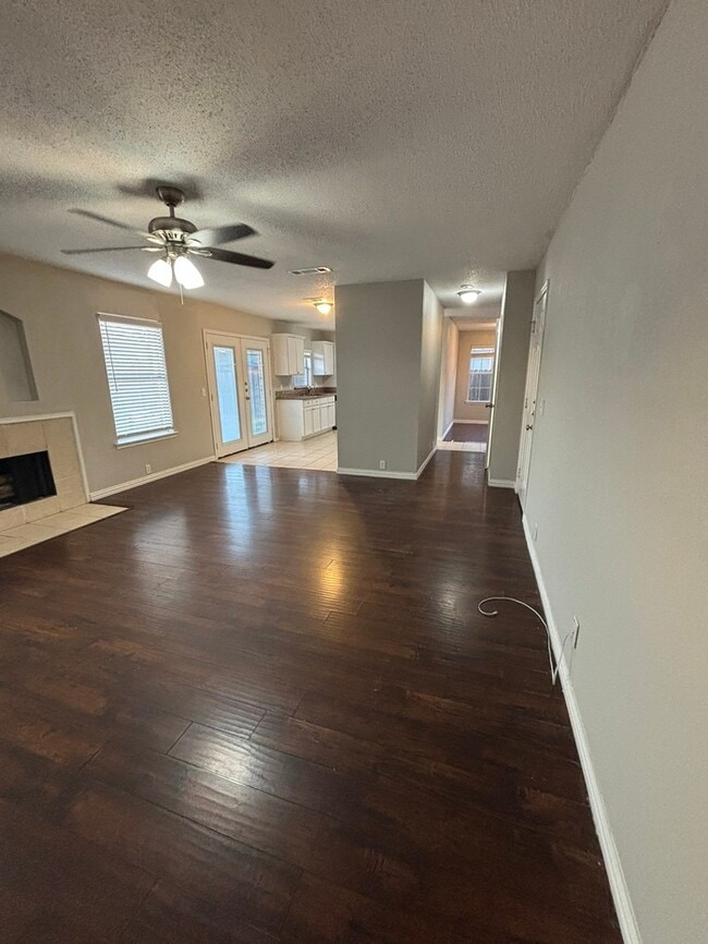 Building Photo - Charming 4 bed, 3 bath house for rent in w...