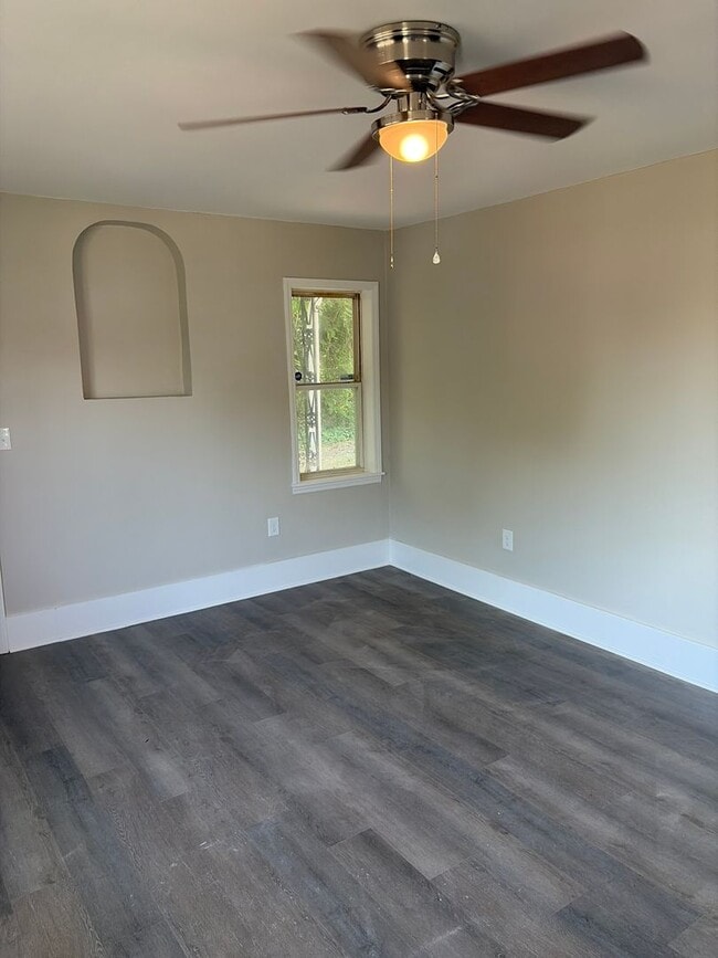 Building Photo - 2502 Druid Hills Dr NW