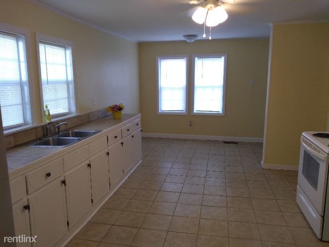 Building Photo - 3 br, 1 bath House - 1412 Walt Arney Rd