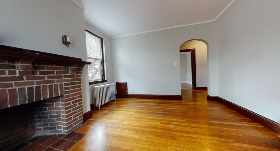 Primary Photo - 115 College Ave