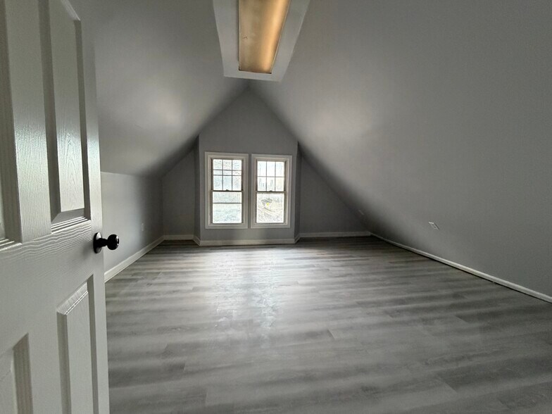 Building Photo - 49 Lembeck Ave