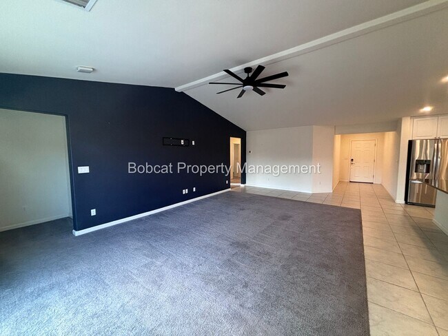 Building Photo - Large Home in Dayton with Mother In Law Quarters