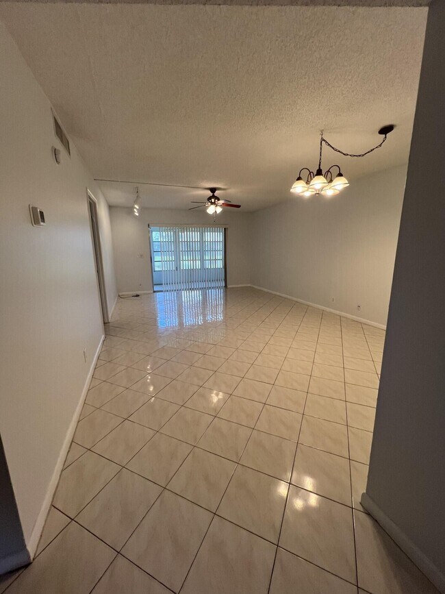 Building Photo - 2800 Fiore Way