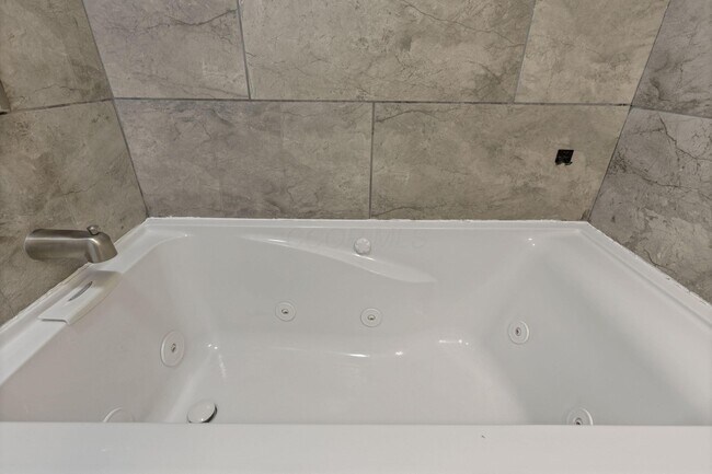 Building Photo - 4075 Gun Barrel Rd NE