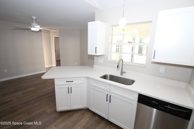 Building Photo - 1511 Colorado St SE