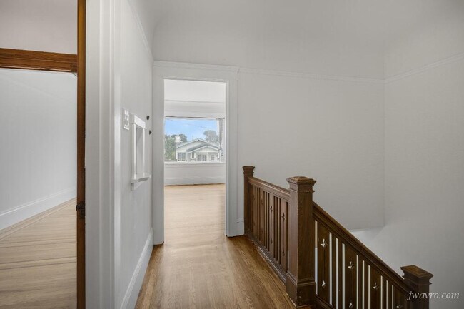 Building Photo - 467 40th Ave