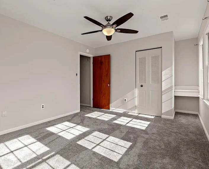 Building Photo - 1902 Curtis Ct SE