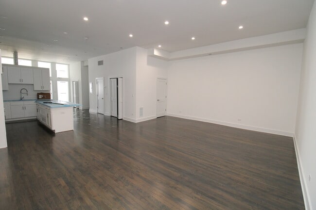 Building Photo - 1474 N Milwaukee Ave