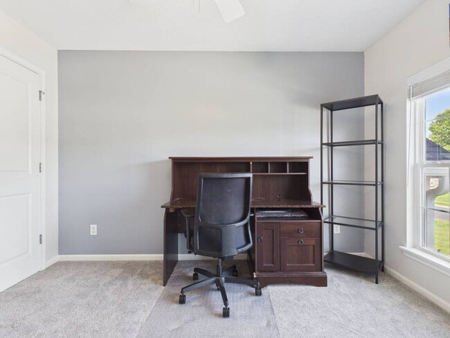 Building Photo - 116 Deerfield Dr