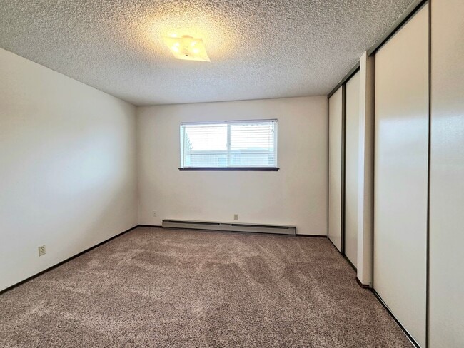 Building Photo - 407 Oregon St