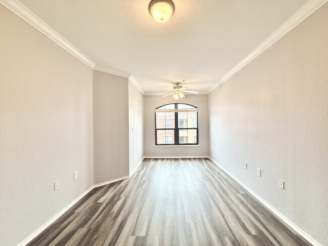 Building Photo - 2725 Via Cipriani