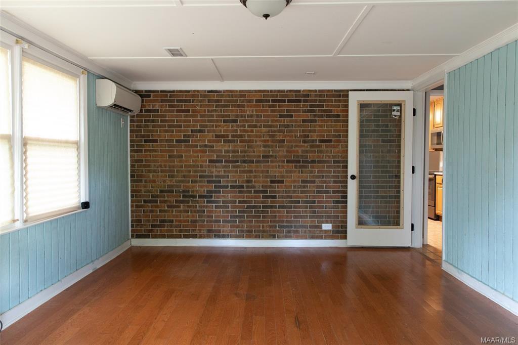 Building Photo - 826 Greg Dr