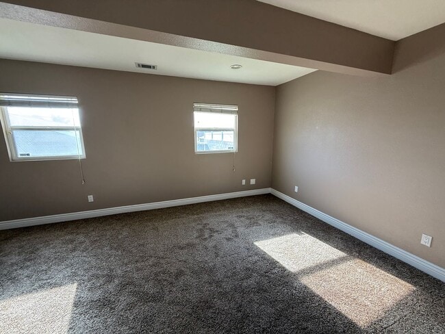 Building Photo - !!! $500 OFF 1st MONTH'S RENT !!! - Beautiful Remodeled Craftsman Home - RENT ME!