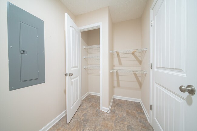 Building Photo - 5788 Sandy View Dr