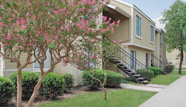 Building Photo - 5470 Military Dr W