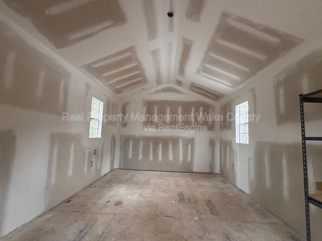 Building Photo - 1505 Axum Rd