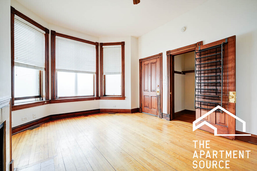 Building Photo - 2835 N Ashland Ave