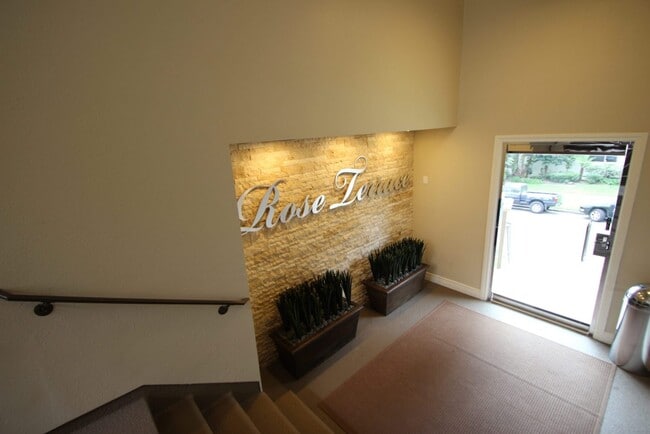 Building Photo - 10801 Rose Ave