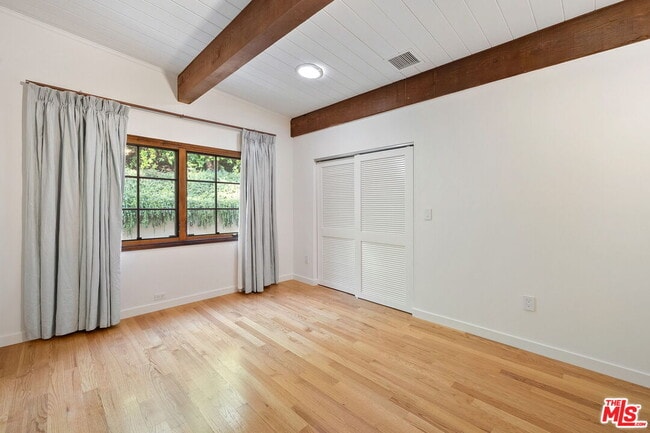 Building Photo - 1344 Bienveneda Ave