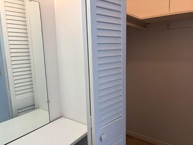 Building Photo - 51 Waltham C