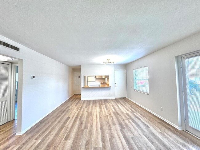 Building Photo - 1000 S Semoran Blvd