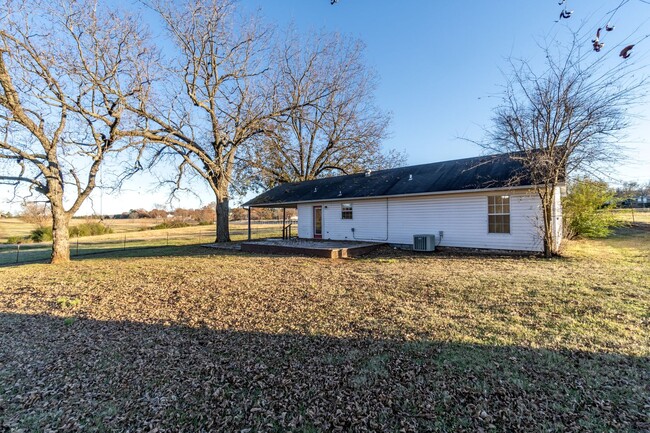 Building Photo - Charming 3 Bed/ 2 Bath Home in Greenwood (...