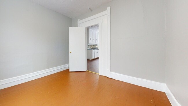 Building Photo - 3165 W 31st St