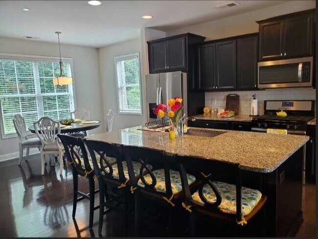 Building Photo - 201 Aventine Ln