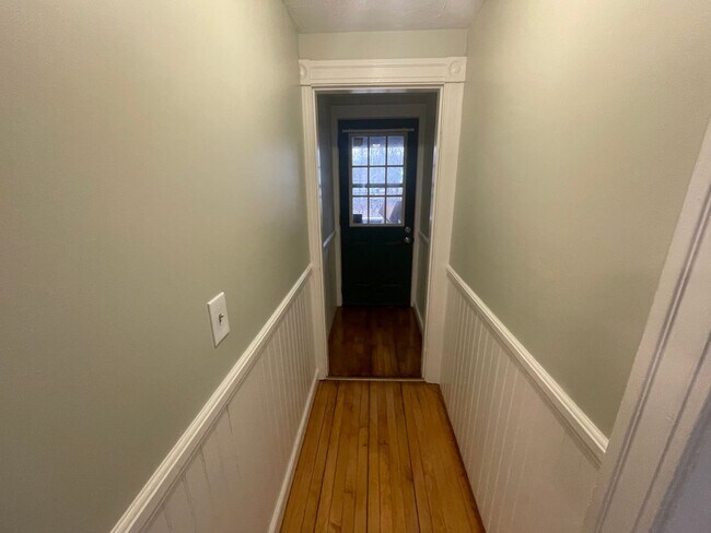 Building Photo - 83 Coombs St