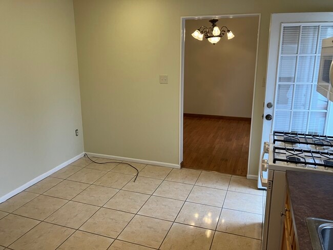 Building Photo - 154 Bayshore Dr