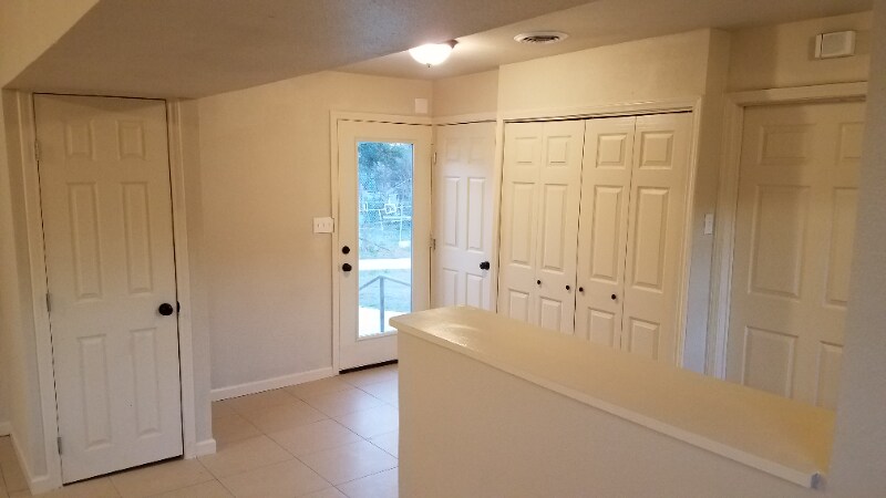 Building Photo - 422 Globe Ave