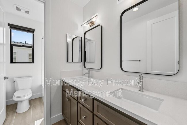 Building Photo - 108 8th St