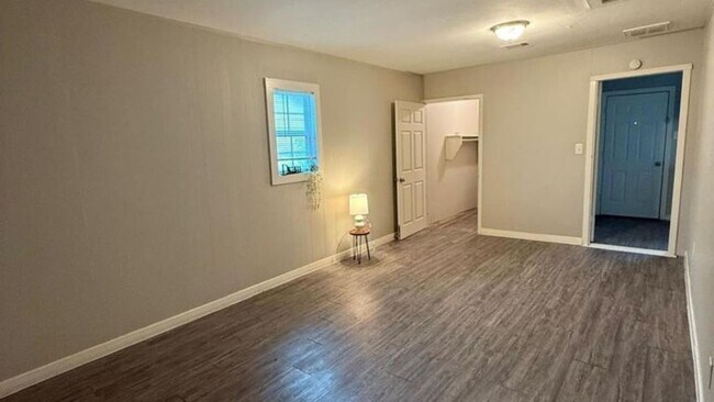 Building Photo - 5743 Beldart St