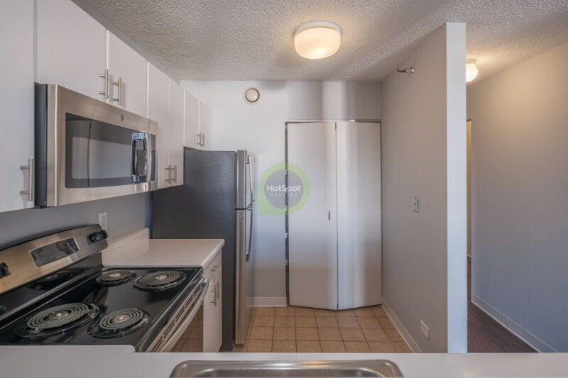 Building Photo - 454 E Ohio St