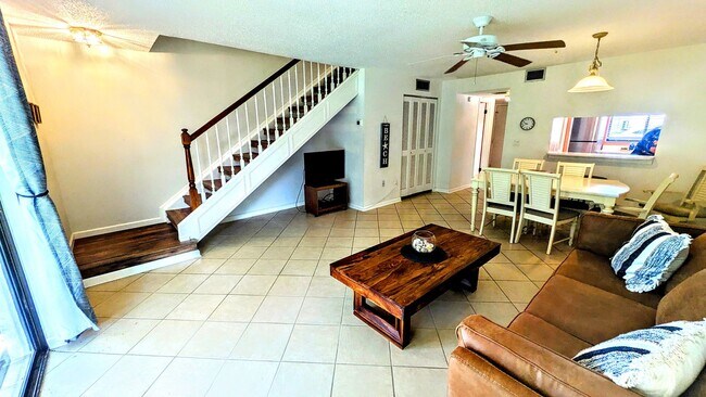 Building Photo - LEASE PENDING Annual/Seasonal turnkey furnished 2/2 end townhome in waterfront community by Siest...