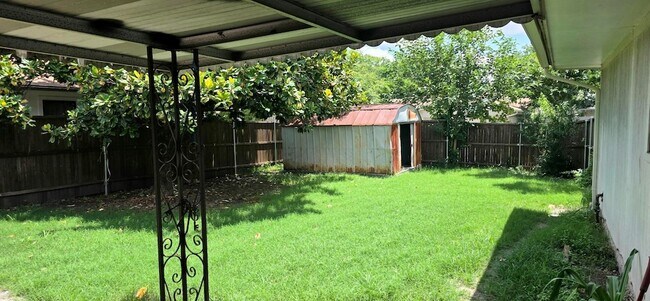Building Photo - 1018 Rockledge Dr