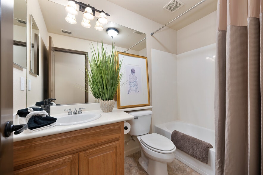 Building Photo - 8441 Briggs Dr