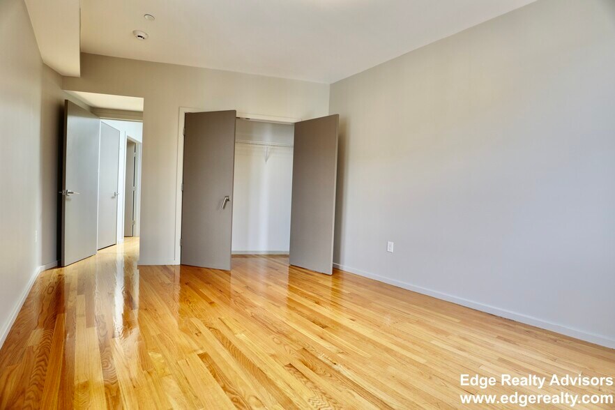 Building Photo - 24 Greylock Rd