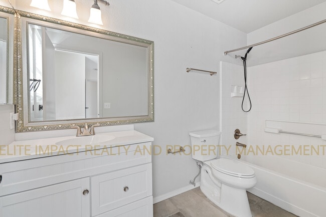 Building Photo - 3505 N Sierra Springs Dr