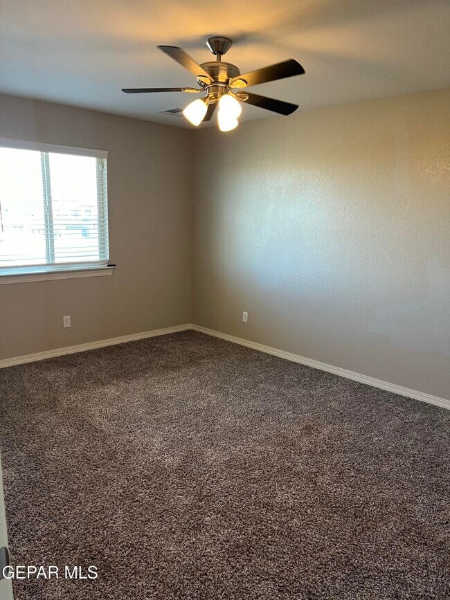 Building Photo - 14823 Pebble Hills Blvd