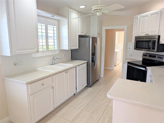 Building Photo - 5557 Avellino Pl