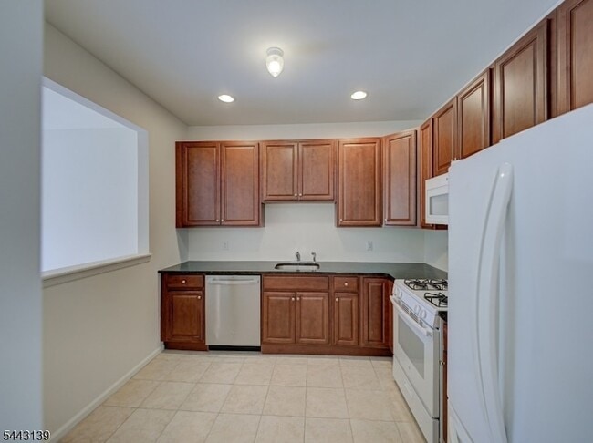 Building Photo - 26 DeCroce Ct