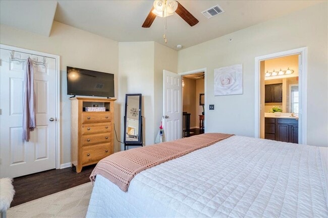 Building Photo - 712 Lost Pines Ln